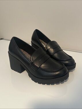 Black Chunky Heel Penny Loafers - Women Size 8.5 - SODA Brand